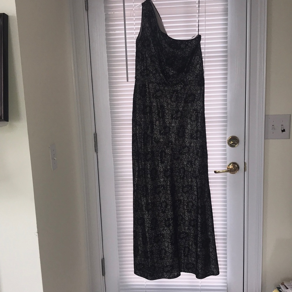 Women evening dress size 12 - never worn